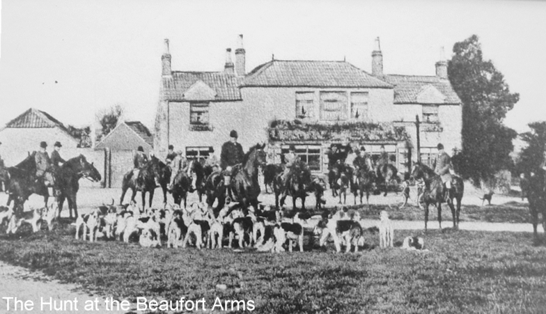 Photo of the hunt at the Beaufort Arms circa 1910